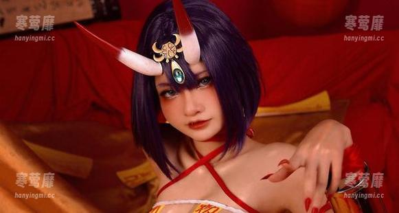 在Azami的布莱默顿写真里，cos不再是个人行为，而是一种全新的送别仪式……