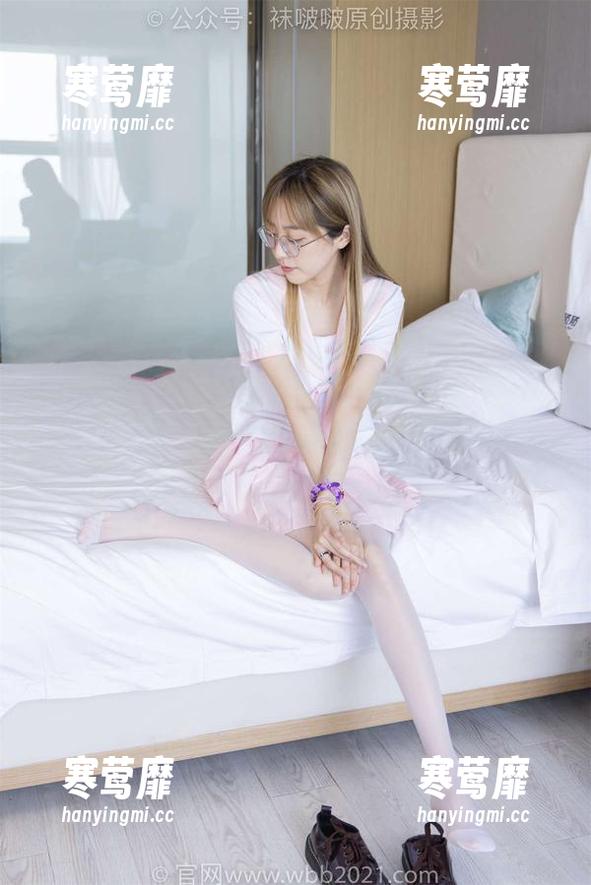 BoBoSocks袜啵啵-甜甜圈 BoBoSocks袜啵啵 - 透过甜甜圈的镜头,看袜套花絮版的怪异乐趣,更新点不一样的视角吧!