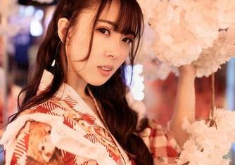 Feilin嗲囡囡 – 小蛮妖yummy和她的浴缸：一场私拍与原图……擦出的小波浪！