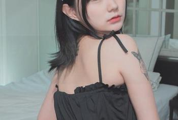 精选Hizzy(히지)的PureMedia，隐匿着的大胆与敏感