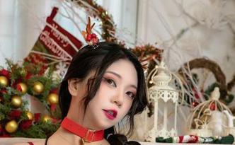自然随意又好看的Leah梓未，2022圣诞免费写真影响力不小啊！