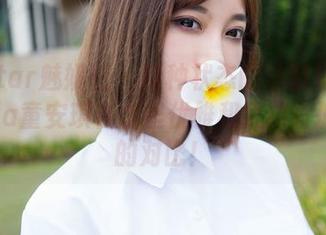 MiStar魅妍社 – 两种状态的泳装写真：Olivia童安琪在水里优雅和我拼命孤独游的对比！