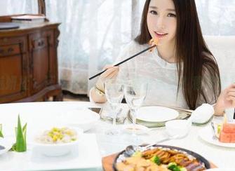 MiStar魅妍社 – 还以为体操服只适合练琴？穆菲菲写真的反击
