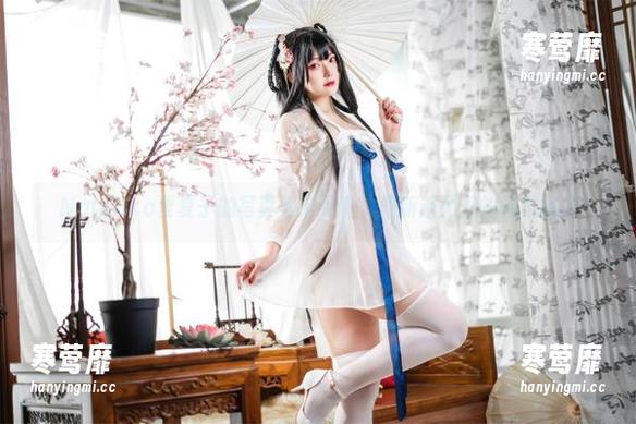 Natsuko夏夏子的写真集来到啦，最新系列里的温柔暗示