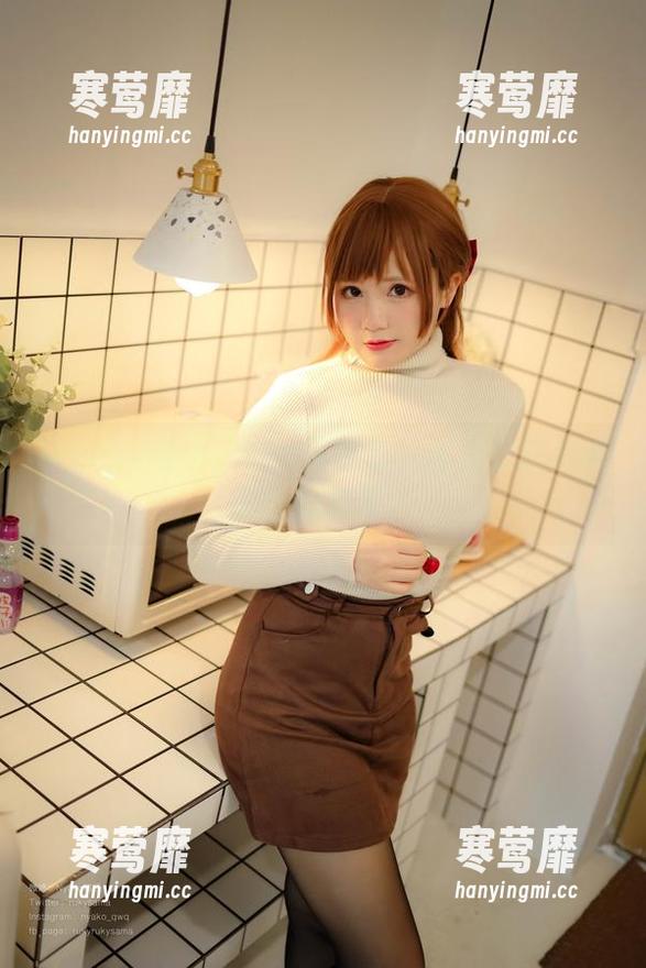Nyako喵子，cos连体衣？你是在挑战时尚的边界吗？