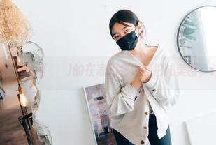没想到，Sonson(손손)的在家约会也能拍成美图，这算何事？