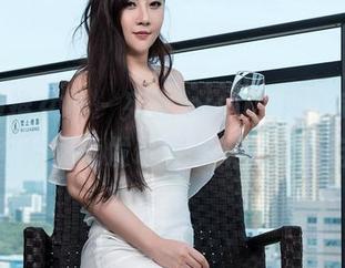TGOD推女神 – 宛恩miyu：网上定制网袜，图片里能发现你从未见过的自己！