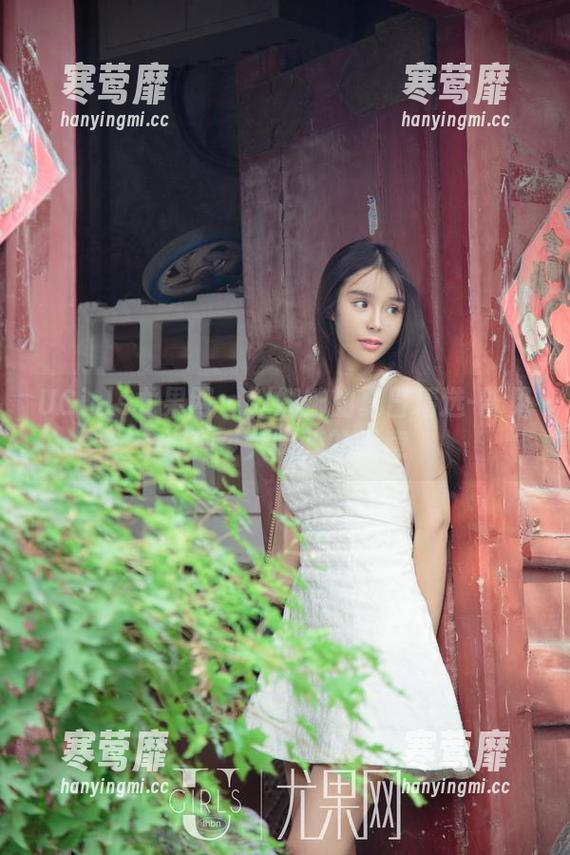 UGirls尤果网 - 赵娜娜的夏日精选-瞥见那种令人陶醉的无意