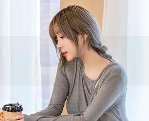 XINGYAN星颜社 – 这儿有几张Erikaki的校服照片，最新的潮流，悄悄拜服！