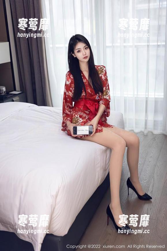 Xiuren秀人网 - Carol周妍希校服高清合集，打开新姿势的年轻气息。