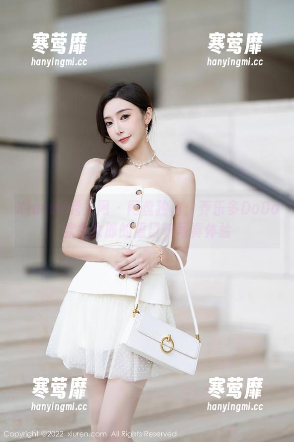 Xiuren秀人网 - 网盘独白：养乐多DoDo款兔女郎的重口味写真体验