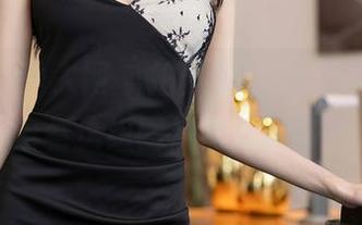Xiuren秀人网 – 拍黄瓜girl“圣诞”了一把，看看这组图片要给我多少点赞！