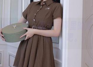 Xiuren秀人网 – 黑色写真里的是小逗逗，搞个“素雅”吧。