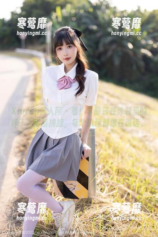 Xiuren秀人网 - 看！李丽莎在泳装里的样子，高清捕捉，每个肌理都像在说话。