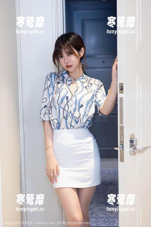 Xiuren秀人网 - 高清教室特辑：李丽莎如何在四壁之间“发光”
