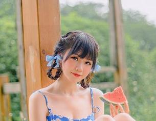 看了miko酱ww的玛丽萝丝套图，觉得每天都需要点这种‘色’彩来调调情绪，哈哈！