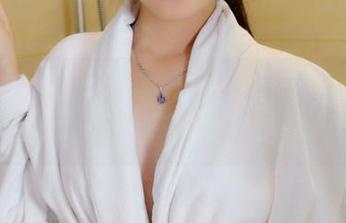 pans – 白丝美图大揭晓，还有小青偷偷秀出自己的‘腿’见哦！