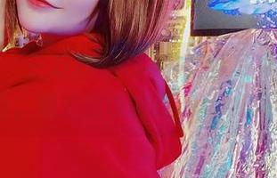 浴缸经典，三刀刀miido的高清写真倒映着一段悠闲。要是我也能浸泡其中就好了。