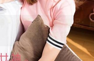 克拉女神 – 柠西所展现的素足：图集里的轻松与纯粹