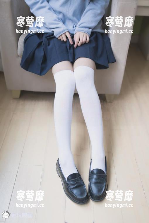 兔玩映画 穿上黑丝制服,能不能变身职场女神?兔玩映画套图分享,拯救每个无聊的早晨!