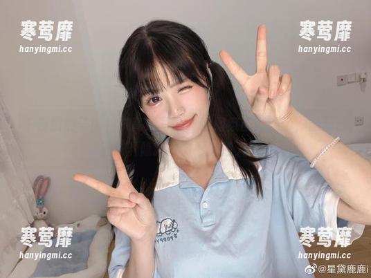 千反田鹿子 千反田鹿子的棉袜高清写真,瞬间氛围就变了,瑟瑟的棉袜下隐藏着微妙的撩人啊...
