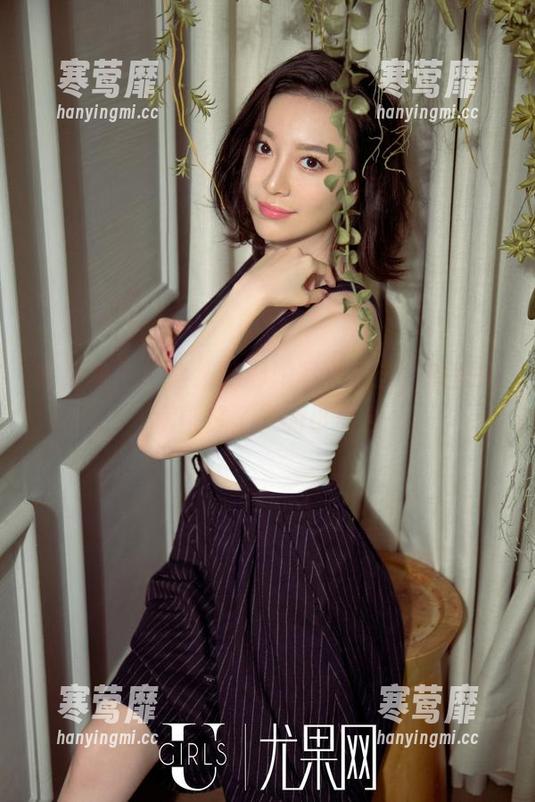 尤果网 - 王语纯的厨娘写真精选，感觉厨房都成了她的小舞台