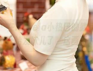 尤蜜荟 – 在Angela小热巴的教室里，壁纸都开始发味儿了，这画面太美