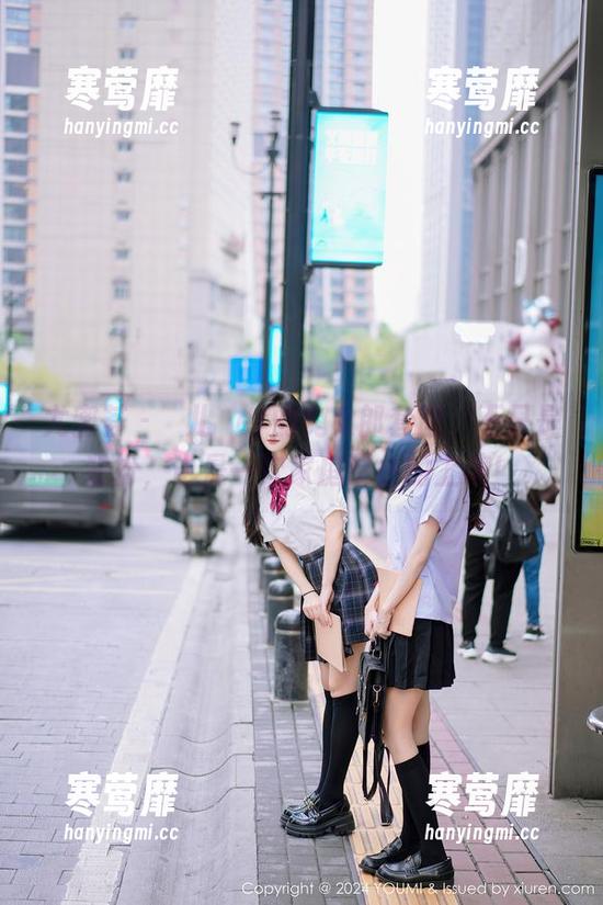 尤蜜荟 - 玥儿玥er的兔女郎套图，不只是装扮，也是一次家庭聚会的上演！