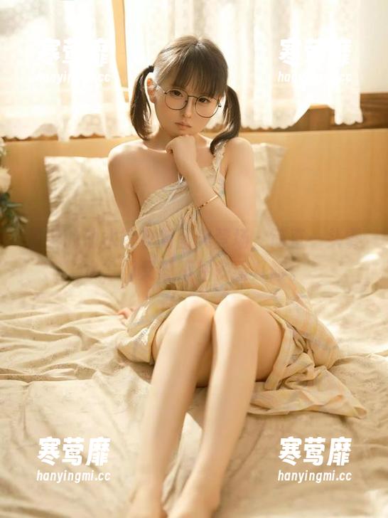 镂空的幼水铃衣新图集登场，简直一头雾水，却又忍不住多看几眼。