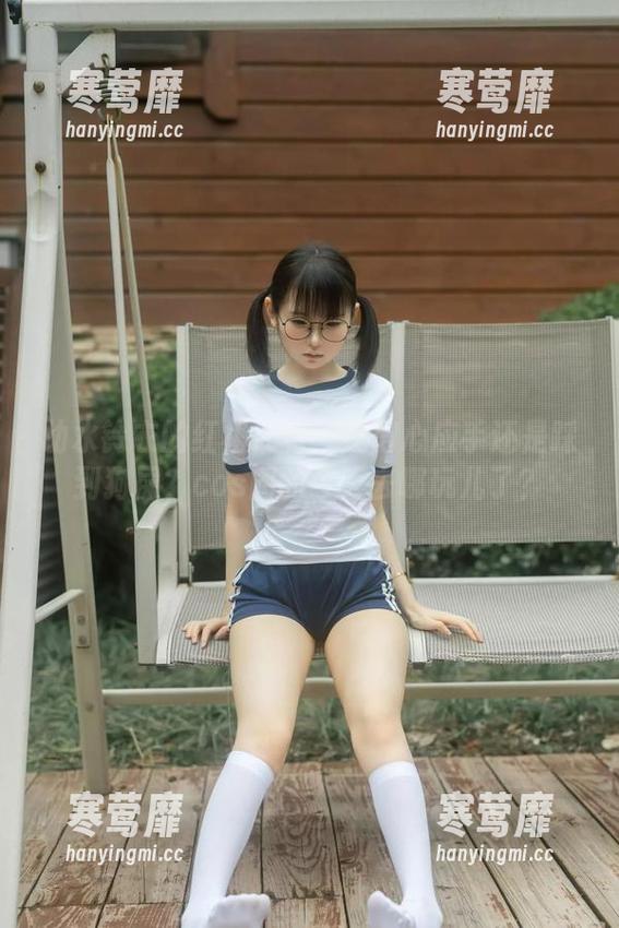 幼水铃衣的红裙任务：是得心应手还是踩到狗屎？cos圈的今天去哪玩儿了？