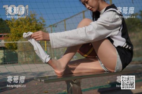 异思趣向 - 小六清纯写真，全都是免费的美图，心中也是五味杂陈，结果却停不下来。