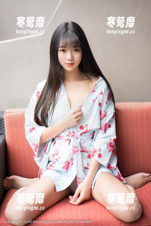 推女神 - 潇同学私拍助攻，体操服穿出百种风情！