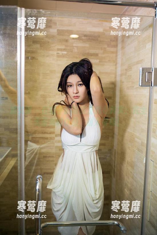 推女郎 - 在杨伊的制服里找寻真实：完全无圣光的作品，耐人寻味！