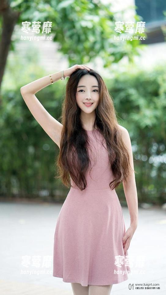 推女郎 - 天台冷收到一阵透心凉，林清儿的最新套图里有些别致的姿态。