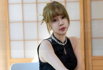 星颜社 – 短裙不止是衣服—唐思琪的合集闪耀登场