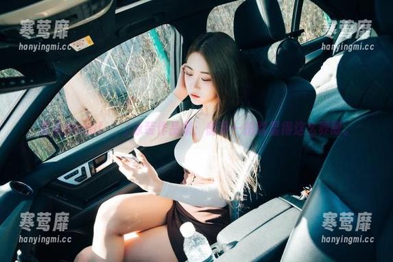 普美Bomi(보미)泳装作品集：随手一拍就显得这么养眼。