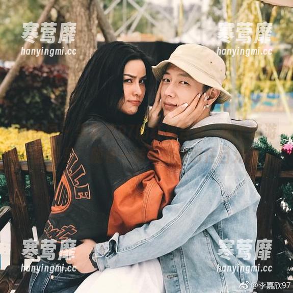 微密圈 - 李嘉欣97的红裙合集，像个梦游的精灵，随便一转身都能抓住目光。