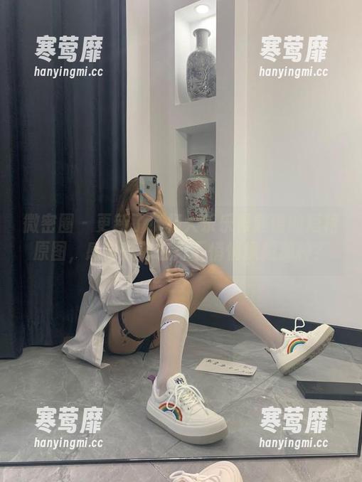 杨大乐乐很靠谱 微密圈 - 更新了!杨大乐乐很靠谱的短裙原图,感觉就像在灯下悄悄撩拨那种?