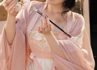 桃暖酱的原图大公开，壁纸给你们准备好了吗？