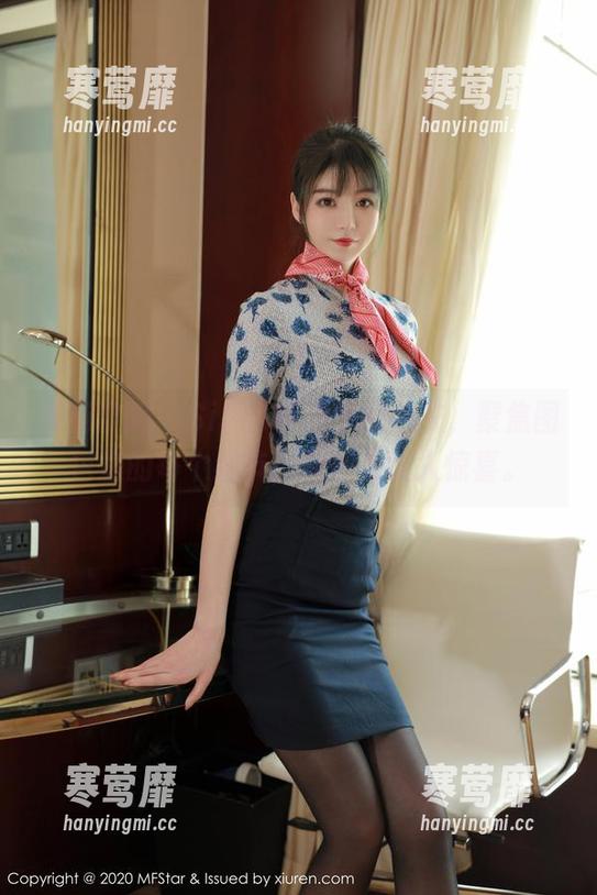 模范学院-SiByl李思宁 模范学院 - SiByl李思宁的毛衣,聚焦图包里的每个细节,实在太让人惊喜。
