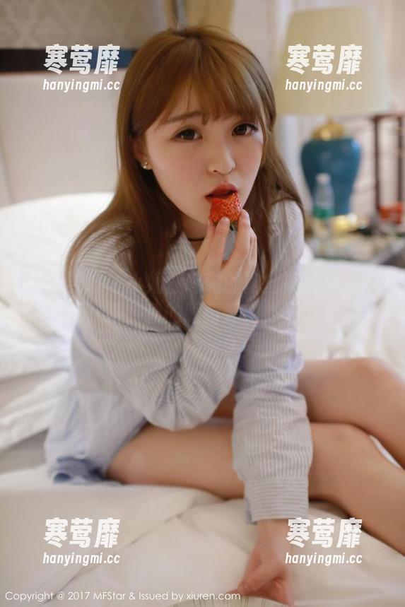 模范学院 - 小奶瓶呜呜的肉丝照片藏在网盘里，喂，我的眼睛要“炸开”了。