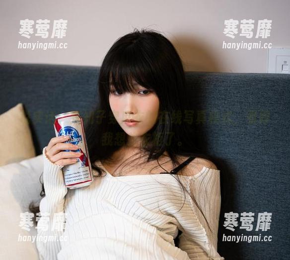 说实话，汪知子穿麻衣的在线写真模式，看得我想换衣柜了。