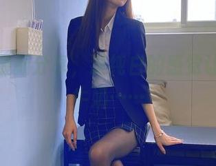 泥泥汝最新分享，这纯白的感觉让我想喝牛奶……
