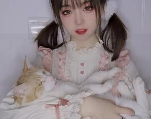希望你能接受，洛可ss又更新自拍cos，可能传统美学会心碎哦！