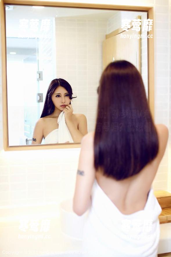 爱蜜社 - 莫名其妙的图册：孙梦瑶V和她的粉色，是在传达什么信号吗？就想看而已啊。