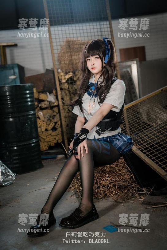 白莉爱吃巧克力 当白莉爱吃巧克力遇上黑丝,这系列合集怪不得让人停不下来呢。