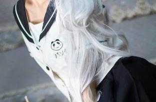 神沢永莉的天使cos，分享过程中我脑海里一片“乌云”。