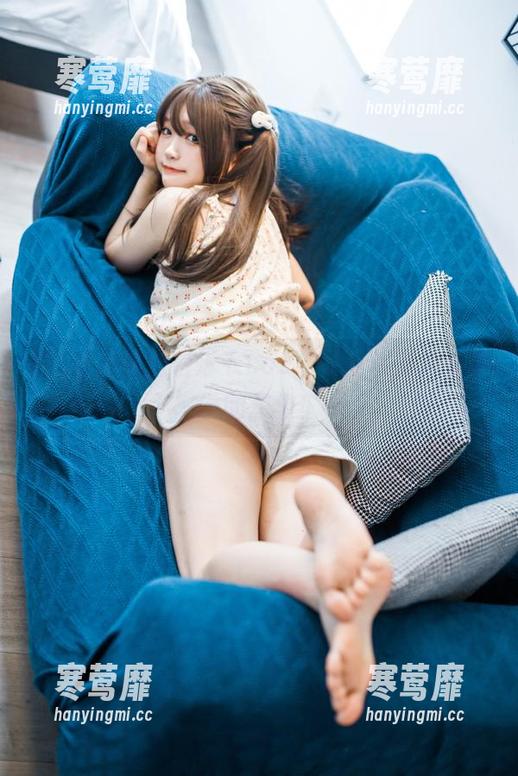神沢永莉 神沢永莉的蓝白泳衣cos,更新你对浴室美学的想象!