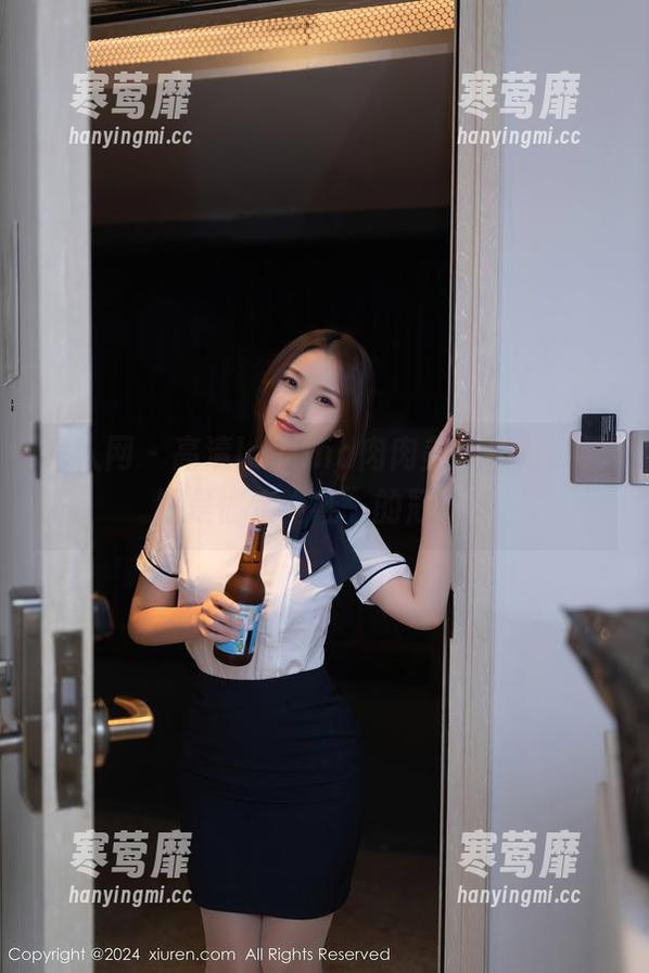 秀人网 - 高清lavinia肉肉美脚作品，果然是偷走“鞋”的冠军！
