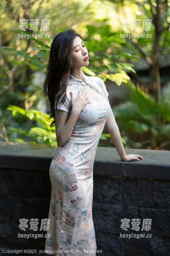 秀人网 - 卓芷伊EricA的圣诞图集，是我冬季饮食计划里的快乐“调味剂”吗？下载后见分晓。